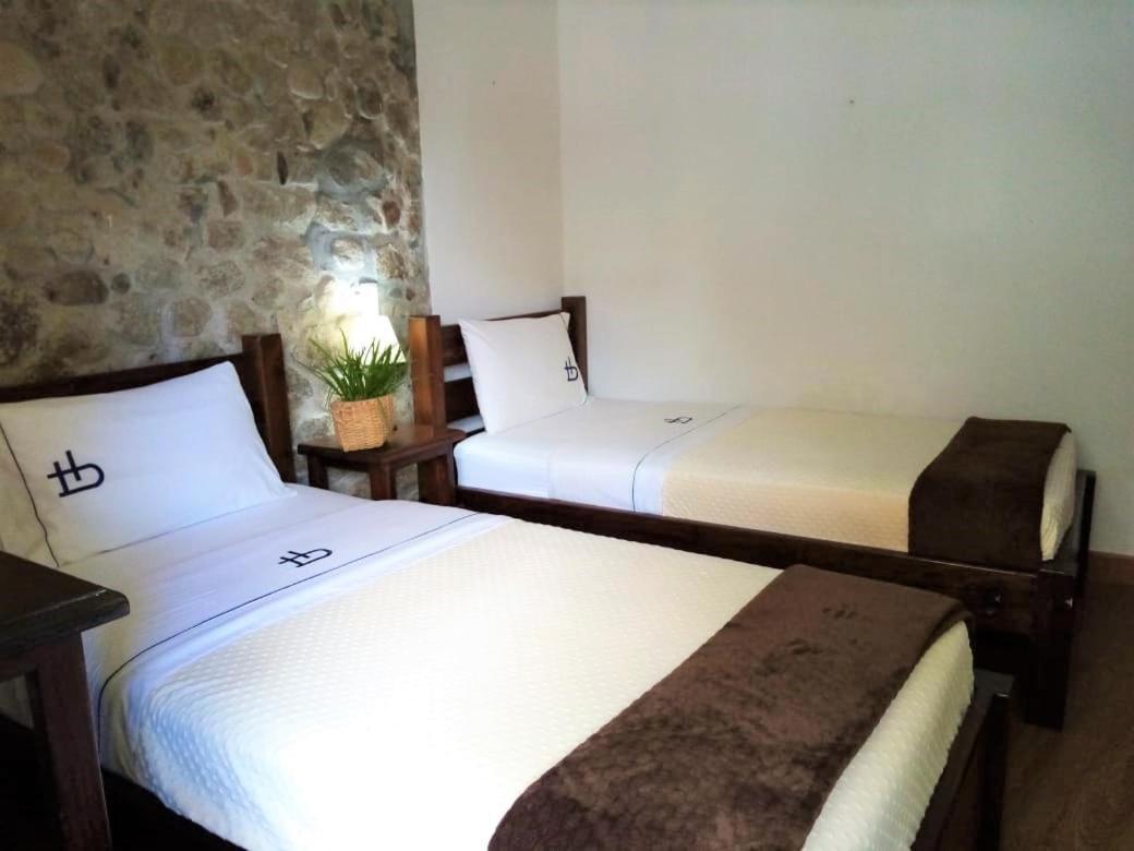 Ecohotel Bordones Isnos Exterior photo